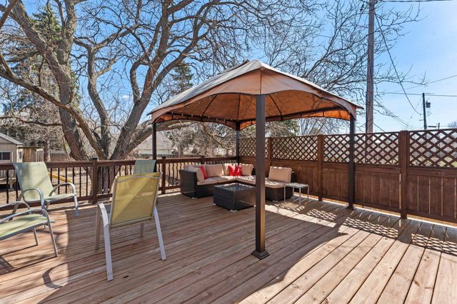 1776 McMenemy Street, Maplewood, MN 55117