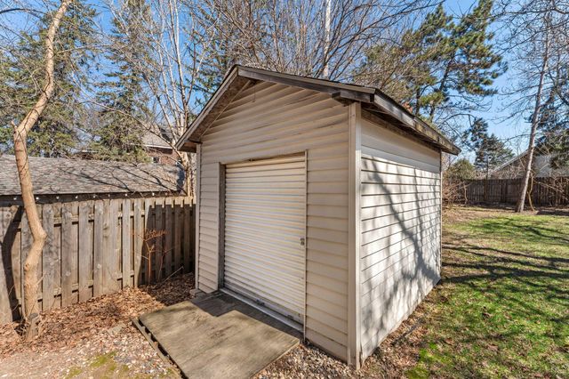 1776 McMenemy Street, Maplewood, MN 55117