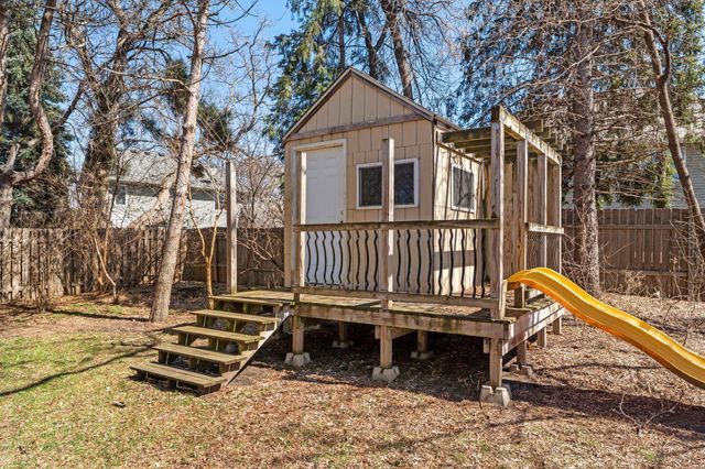 1776 McMenemy Street, Maplewood, MN 55117