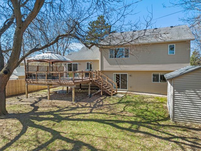1776 McMenemy Street, Maplewood, MN 55117