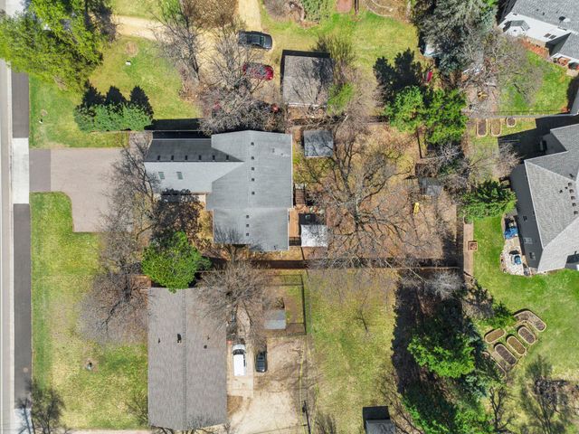 1776 McMenemy Street, Maplewood, MN 55117