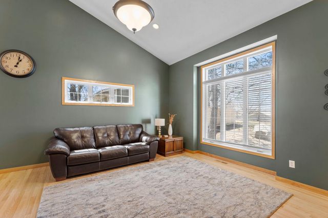 1776 McMenemy Street, Maplewood, MN 55117