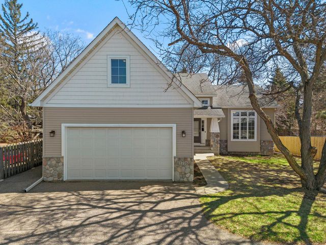 1776 McMenemy Street, Maplewood, MN 55117