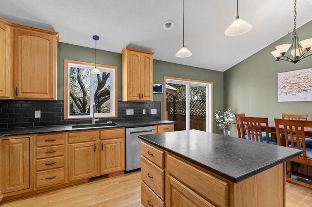 1776 McMenemy Street, Maplewood, MN 55117