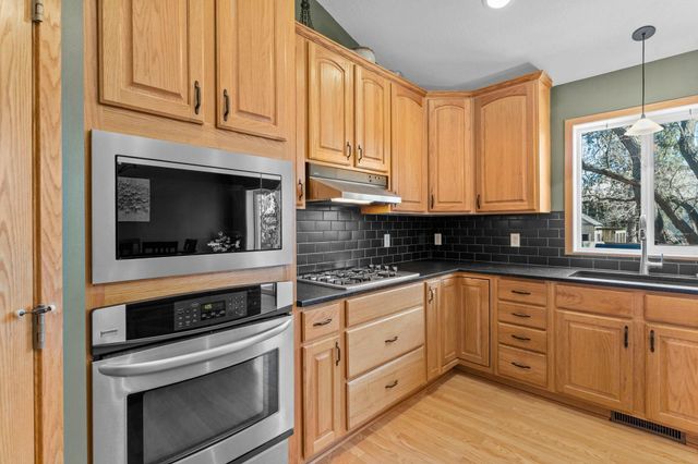 1776 McMenemy Street, Maplewood, MN 55117