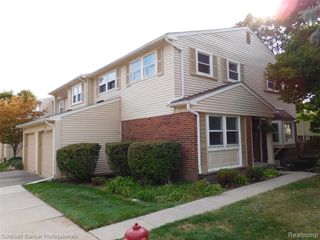 1500 Brentwood Drive, Troy, MI 48098