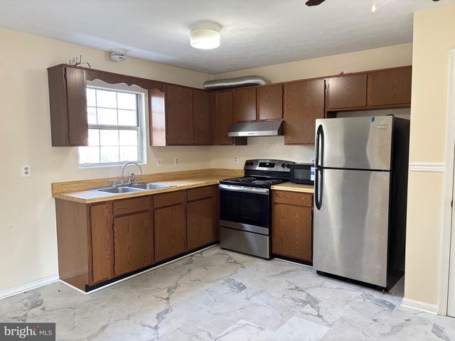 240 NOTTOWAY DR, Stephens City, VA 22655