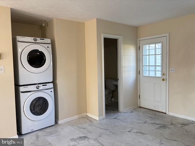 240 NOTTOWAY DR, Stephens City, VA 22655