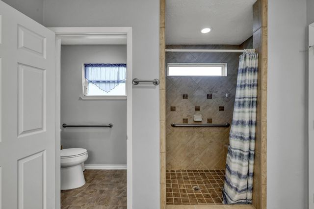 327 Cape Conroe Drive, Montgomery, TX 77356