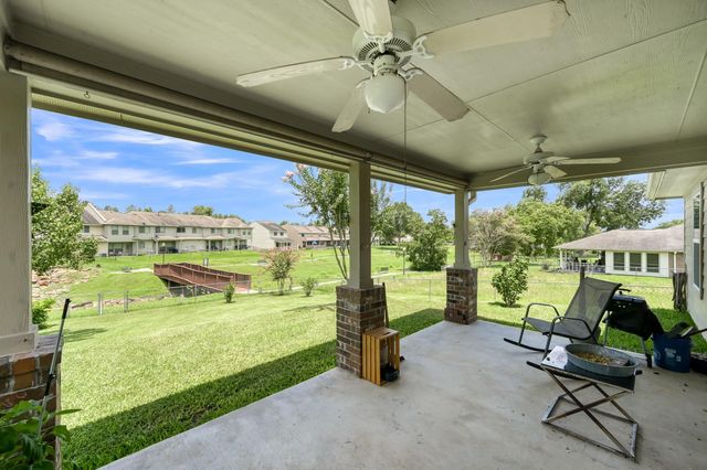 327 Cape Conroe Drive, Montgomery, TX 77356