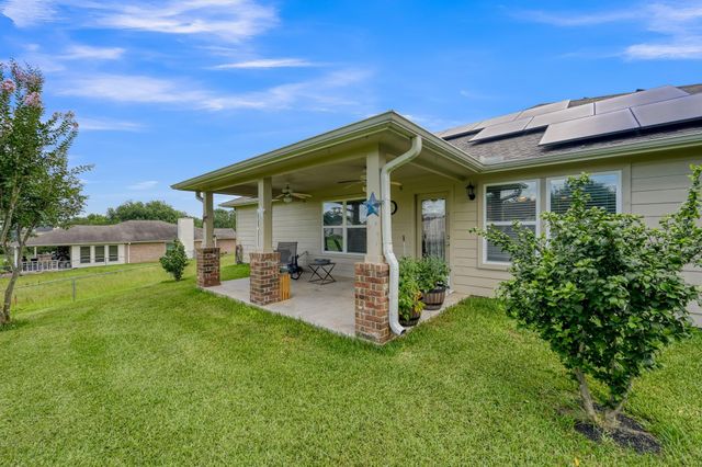 327 Cape Conroe Drive, Montgomery, TX 77356