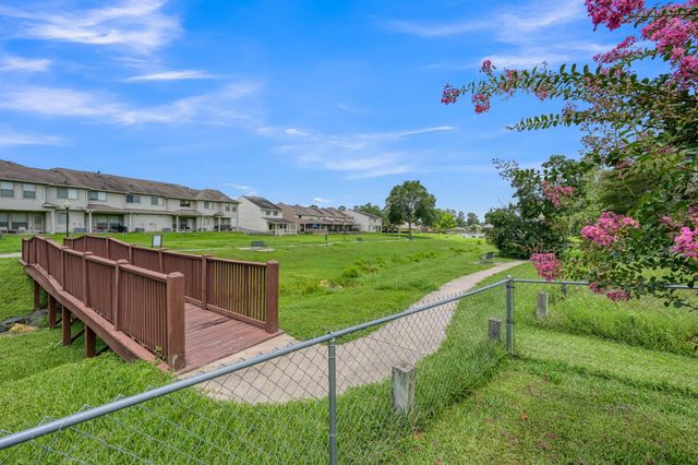 327 Cape Conroe Drive, Montgomery, TX 77356