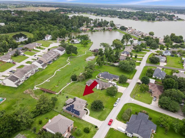 327 Cape Conroe Drive, Montgomery, TX 77356
