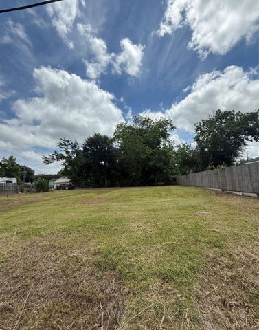 110 S Washington Street, Texas City, TX 77591