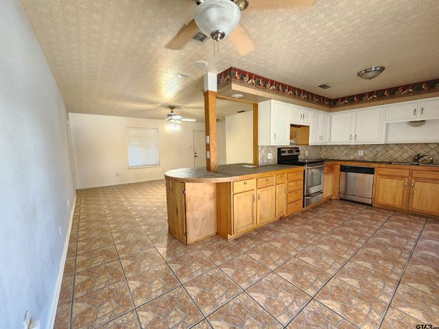 230 CR 2302, Mineola, TX 75773