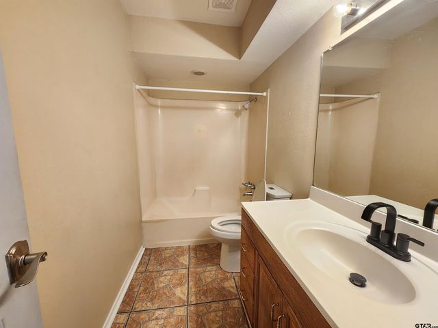 230 CR 2302, Mineola, TX 75773