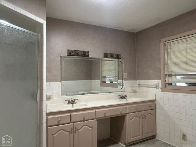 1008 N caraway Road, Jonesboro, AR 72401