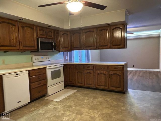 1008 N caraway Road, Jonesboro, AR 72401