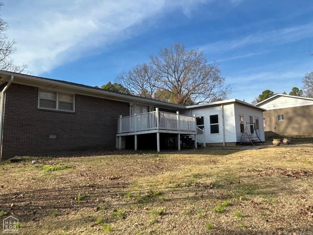 1008 N caraway Road, Jonesboro, AR 72401