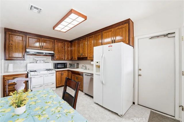 808 E 3 rd Avenue, La Habra, CA 90631