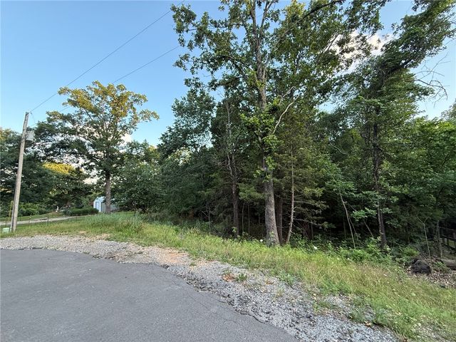 Lyneham Lane, Bella Vista, AR 72714