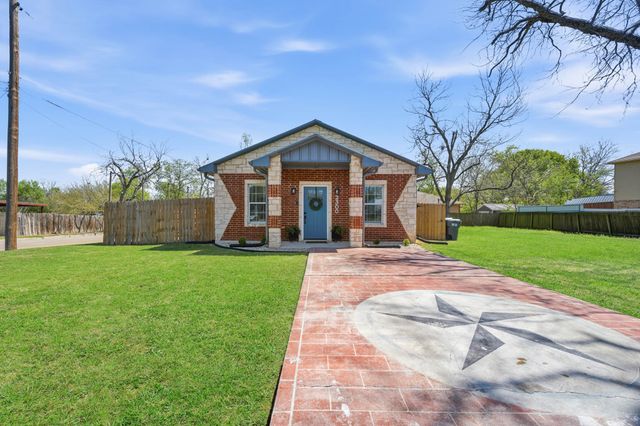 2300 Gurley Avenue, Waco, TX 76706