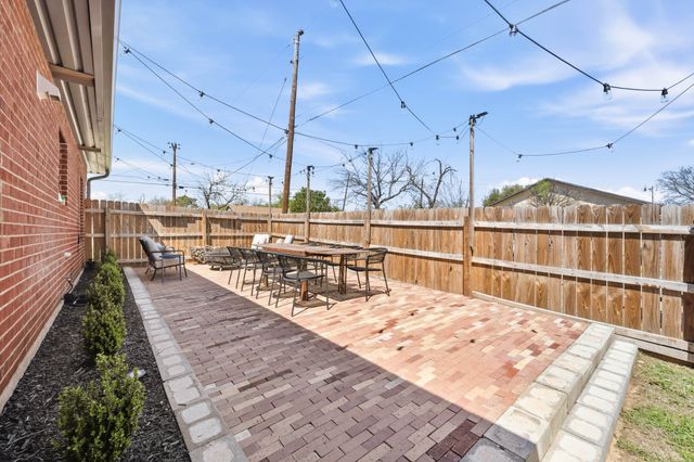 2300 Gurley Avenue, Waco, TX 76706