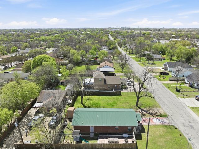 2300 Gurley Avenue, Waco, TX 76706