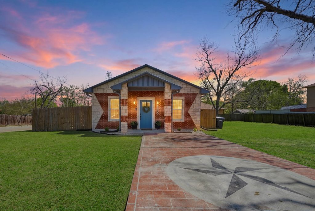 2300 Gurley Avenue, Waco, TX 76706