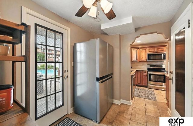 3862 California Street, Omaha, NE 68131