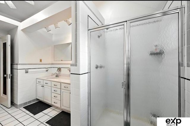 3862 California Street, Omaha, NE 68131
