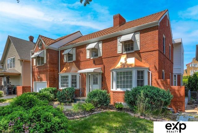 3862 California Street, Omaha, NE 68131