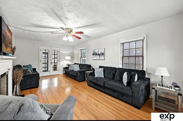 3862 California Street, Omaha, NE 68131