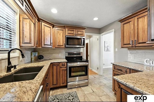 3862 California Street, Omaha, NE 68131