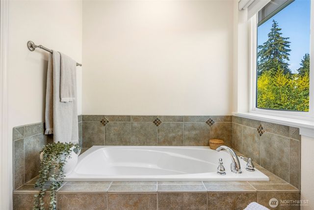 17729 11th Place W, Lynnwood, WA 98037