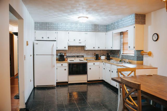 88 Howell Lane, Clay City, KY 40312
