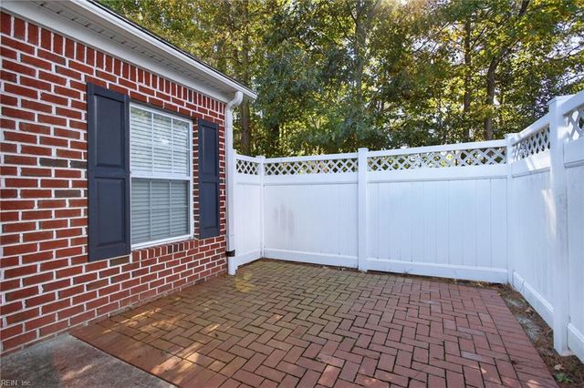 103 Stadium VW, Yorktown, VA 23690