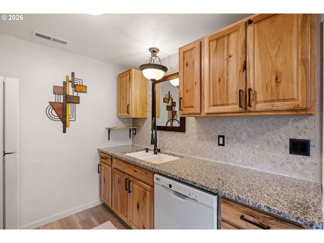 1519 TANEY St, Eugene, OR 97402