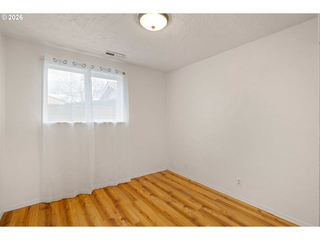 1519 TANEY St, Eugene, OR 97402