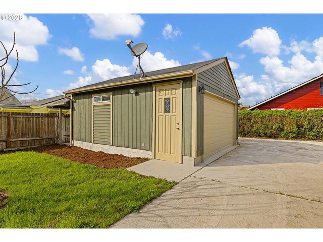 1519 TANEY St, Eugene, OR 97402