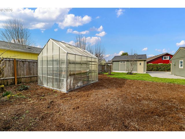 1519 TANEY St, Eugene, OR 97402