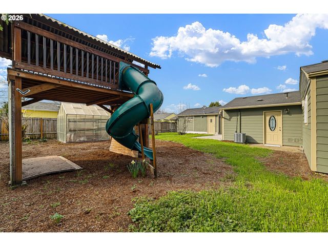 1519 TANEY St, Eugene, OR 97402