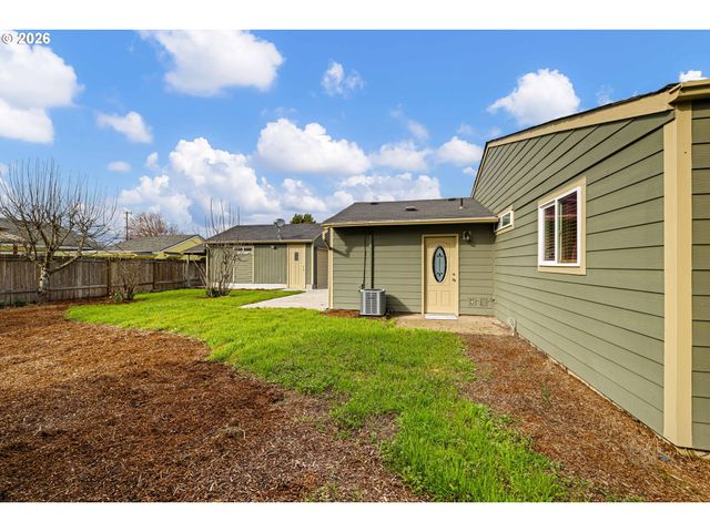 1519 TANEY St, Eugene, OR 97402