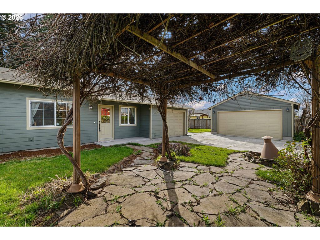 1519 TANEY St, Eugene, OR 97402