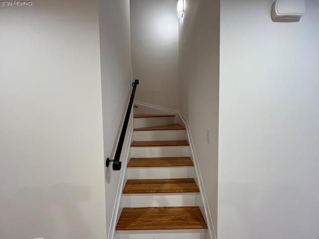 42 Sintsink Drive E 4, Port Washington, NY 11050