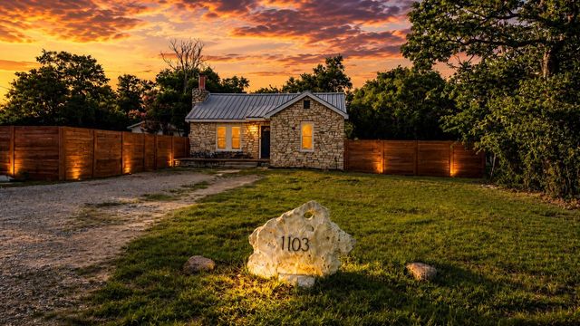 1103 Bluebonnet DR, Cedar Park, TX 78613