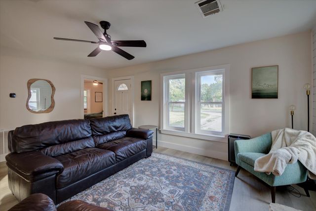 1103 Bluebonnet DR, Cedar Park, TX 78613