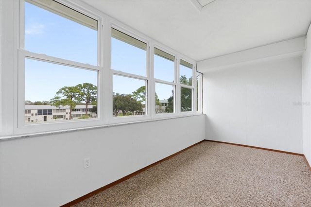 1001 77TH AVENUE N 307, St Petersburg, FL 33702