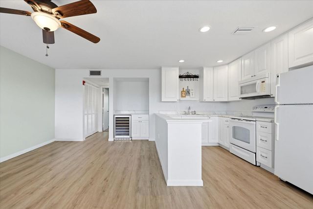 1001 77TH AVENUE N 307, St Petersburg, FL 33702