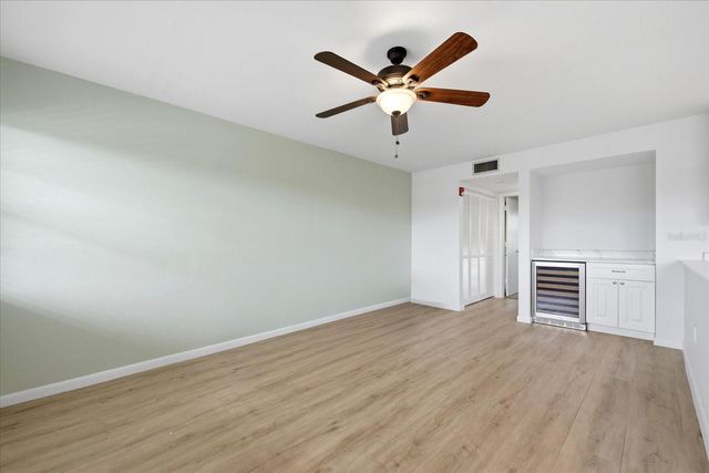 1001 77TH AVENUE N 307, St Petersburg, FL 33702